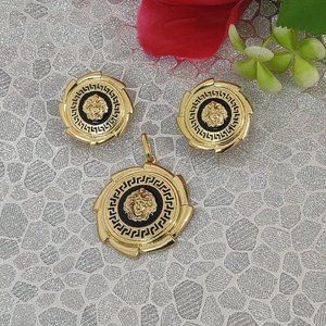 Beautiful set of Gold plated Earrings and Pendant sets.